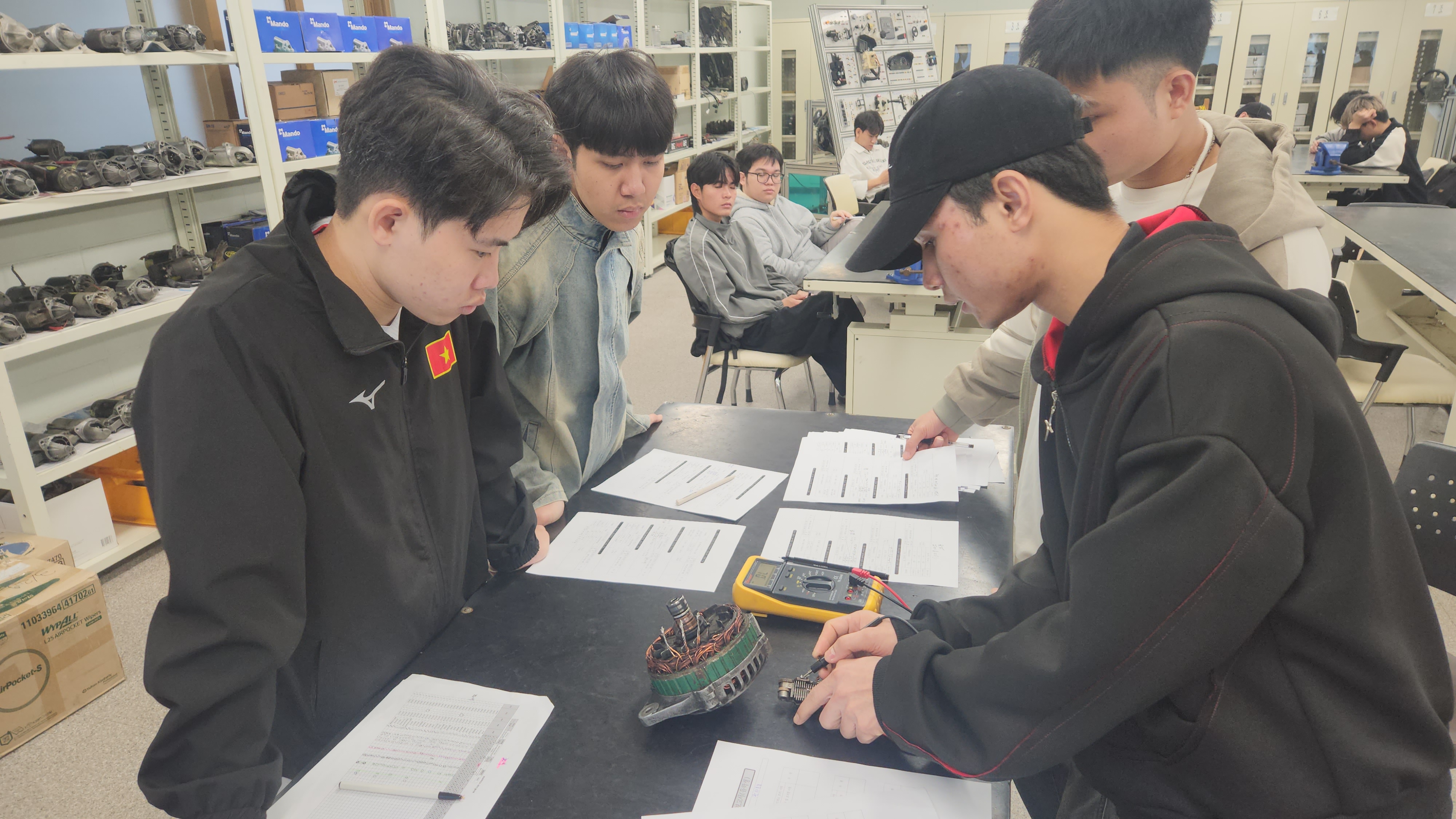 자동차전기장치실습1_베트남유학생_스테이터코일 접지 및 다이오드 점검_1조